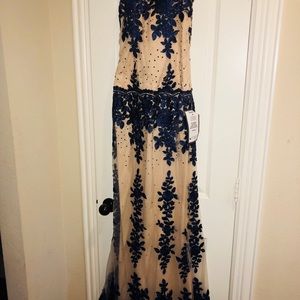 Beautiful prom dress brand new